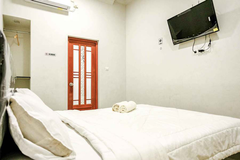 Bedroom 3, Rudi Rooms near Stasiun Cikarang Mitra RedDoorz, Cikarang