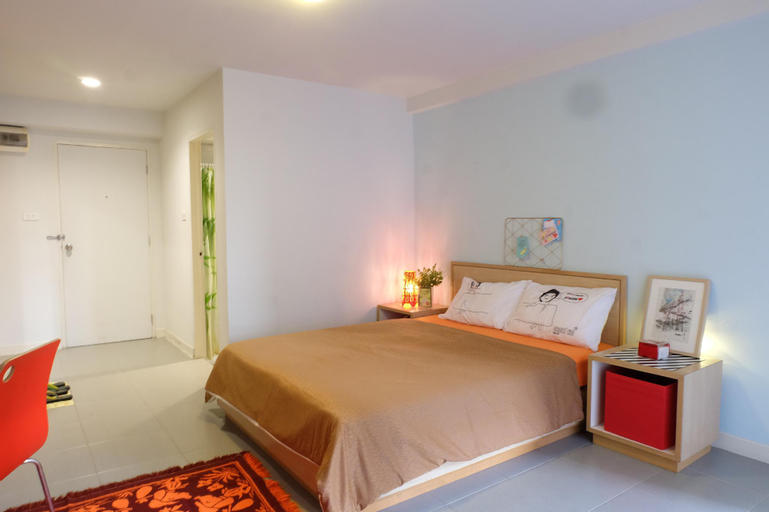 BTS-E10 in 400m.*Wifi*Malls*Clean*Safe*Shops*7/11, Phra Khanong