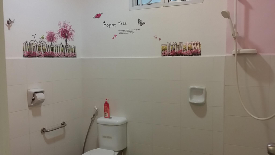 Bathroom 2, Family Suite@DESA TEBRAU IKEA AEON TESCO HERO, Johor Bahru