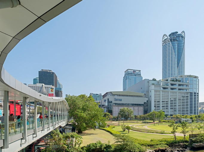 Exterior & Views 20
