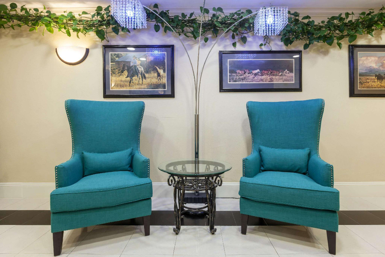 Public Area, Super 8 by Wyndham Sulphur, Murray
