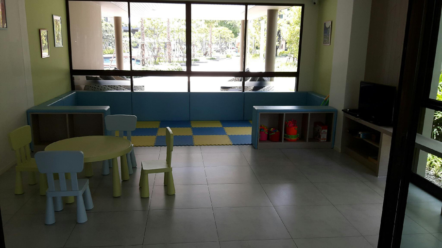 Others 5, LPN Cha-am Beachfront Wifi 10m to Beach 1BR ติดทะเล, Cha-Am