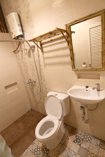 Bathroom 4