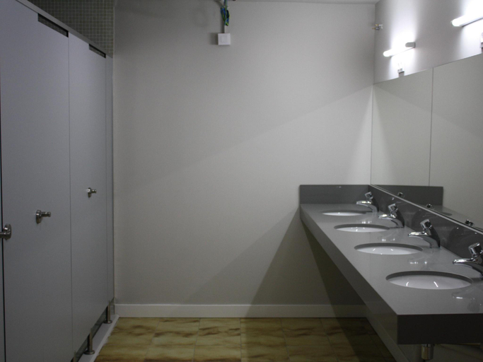 Bathroom 4, Hola Hostal Eixample, Barcelona