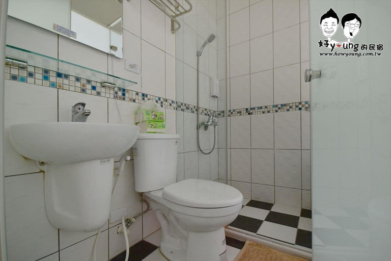 Bathroom, HowYoung B&B. Hometown Paradise.What a warm place!, Pingtung