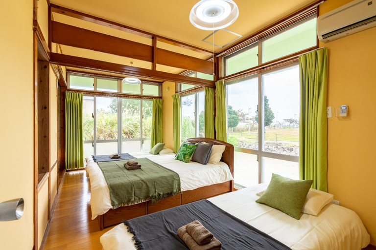 Bedroom 3, Entire renovated house,  Free Internet , 3 Parking, Uruma