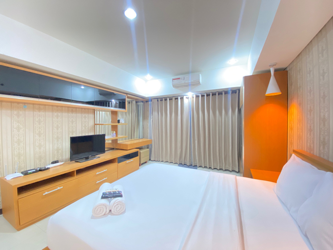 Comfy Studio Apartment at Tamansari La Grande with City View By Travelio, Bandung