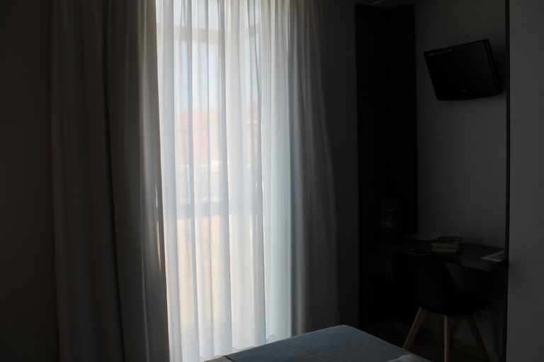 Bedroom 3, Barajas Plaza, Madrid