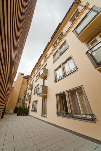 Others 5, Merchant's Avenue Residence, Praha 1