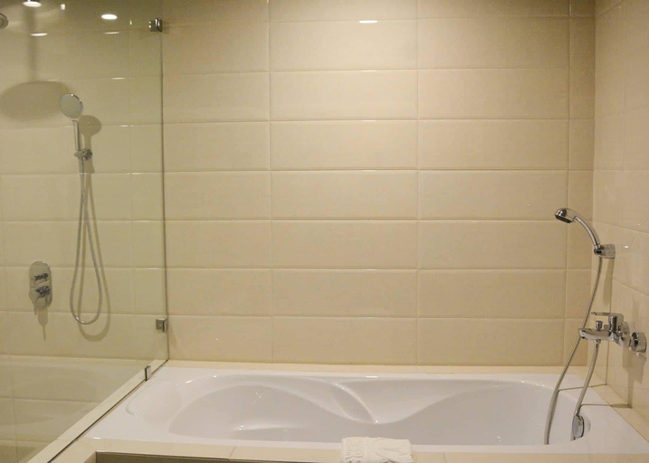 Bathroom 3, Commander Suites de Boracay, Malay