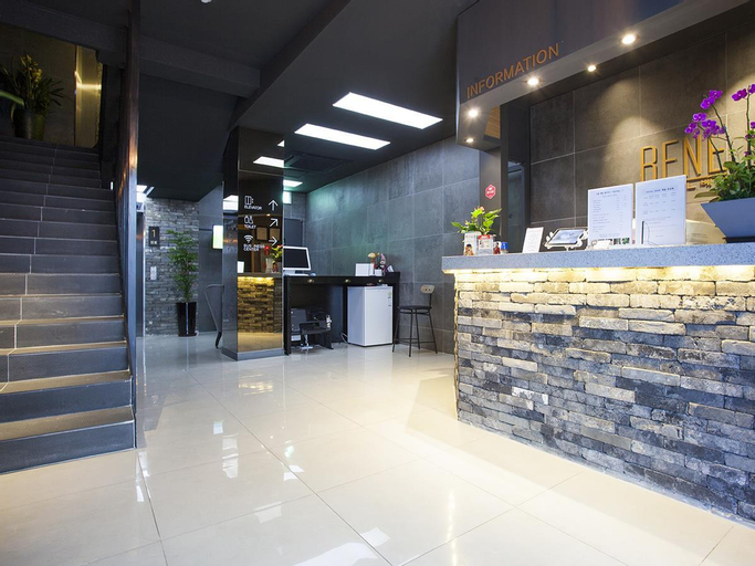 Hotel Bene, Jung