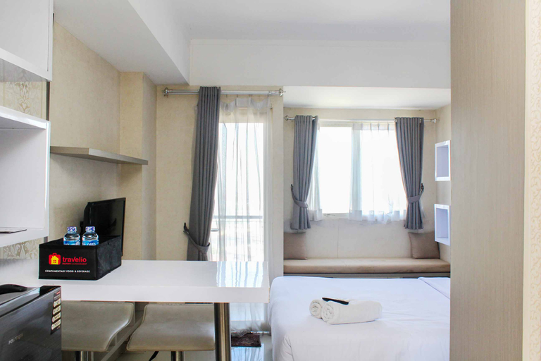 Others 5, Homey and Tidy Studio at The Oasis Apartment By Travelio, Cikarang