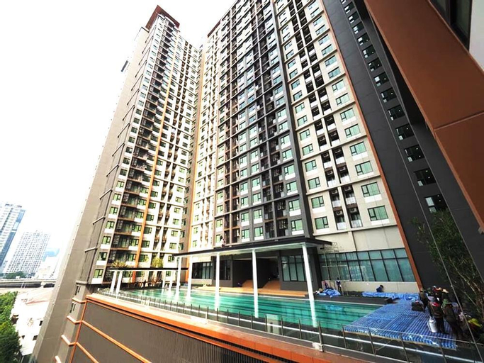 Brand new condo-airport link/MRT sky swimming pool, Ratchathewi