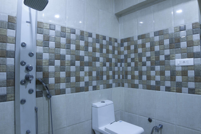 Bathroom 2, Hotel Amit Palace, Bhilwara