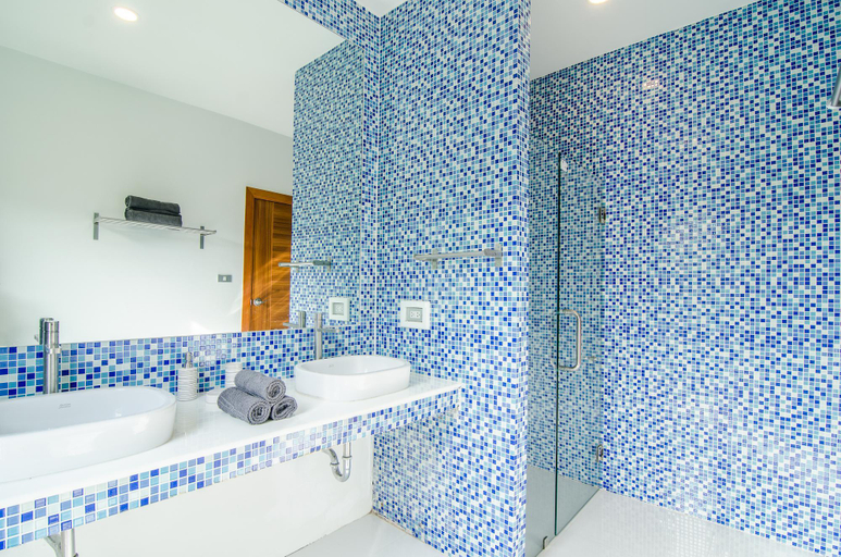 Bathroom 2, Casa Bellavista @ Coconut Bay Villas, Ko Lanta
