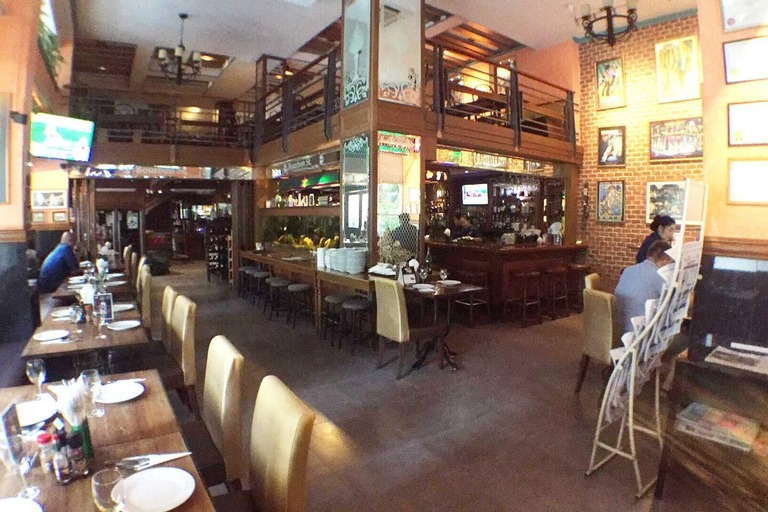 Food & Drinks 4, Ekamai/ 4Bed+4Bath/ Free Airport Pick Up, 6th Fl, Wattana