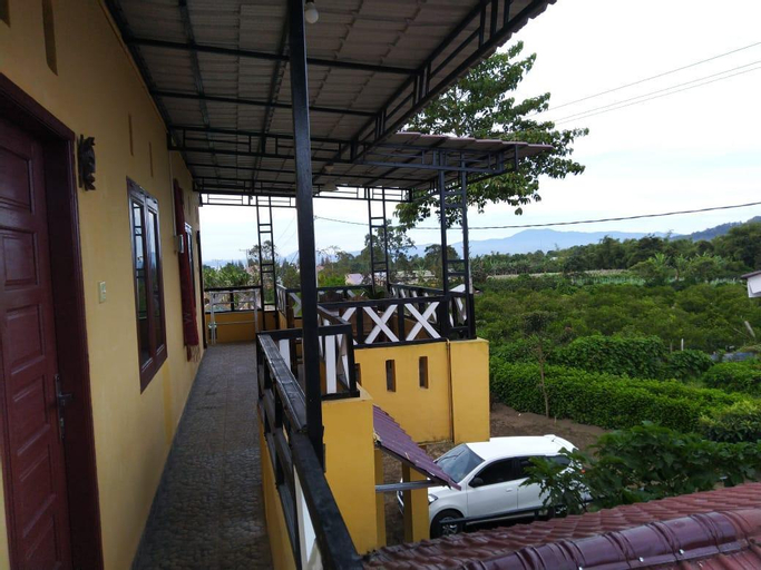 Exterior & Views 14