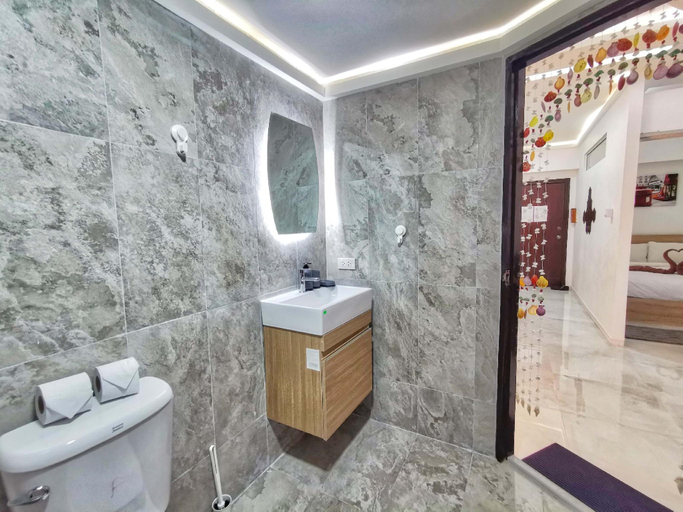 Bathroom 4, Hagone-Condotel, Pattaya