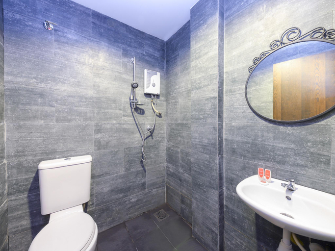 Bathroom 3, Hotel O Madras, Kuala Lumpur