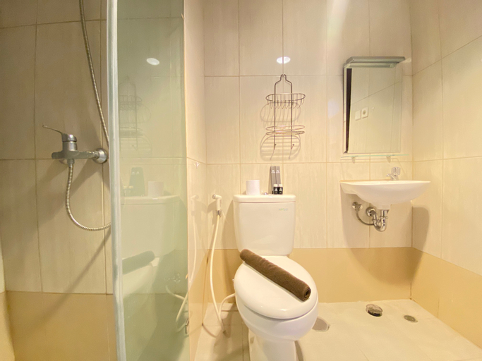 Comfy Studio Apartment at Tamansari La Grande with City View By Travelio, Bandung