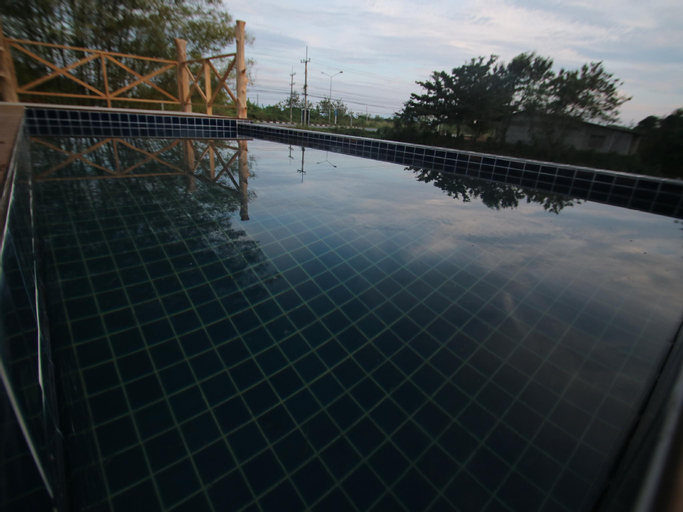 Maekarn Pool Villa, San Pa Tong