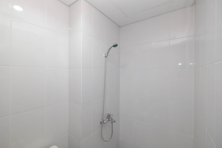 Bedroom 5, Comfort Studio Apartment at Patraland Urbano By Travelio, Bekasi