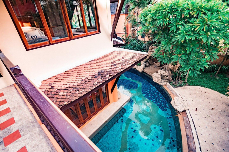 Bali Style 4-BR Private Pool Villa 200m. Beach, Sattahip