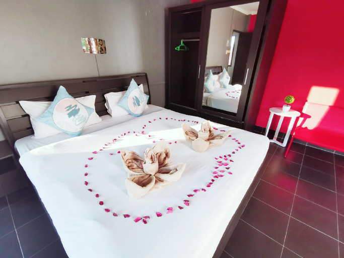 Belle Cose Guesthouse / King Bed Room / 2 person, Phuket Island