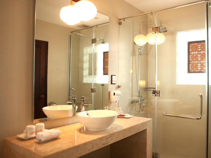 Bathroom 4, Vinh Hung Riverside Resort, Da Nang