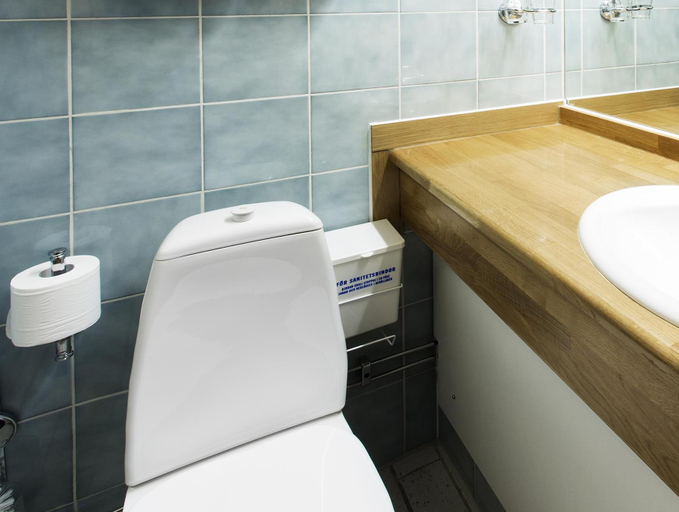 Bathroom 4, City Hotel Orebro, Örebro