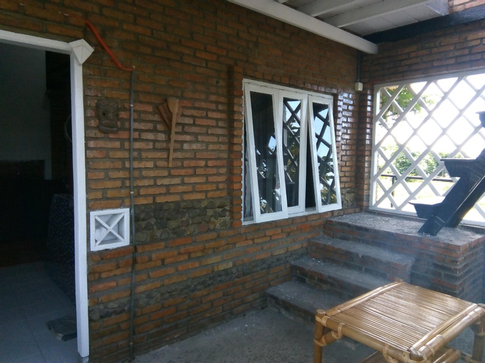 Exterior & Views 10