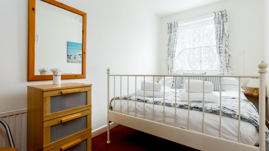 Bedroom 2, Dolphin Cottage, Poole