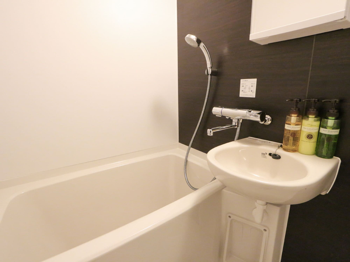 Bathroom 27