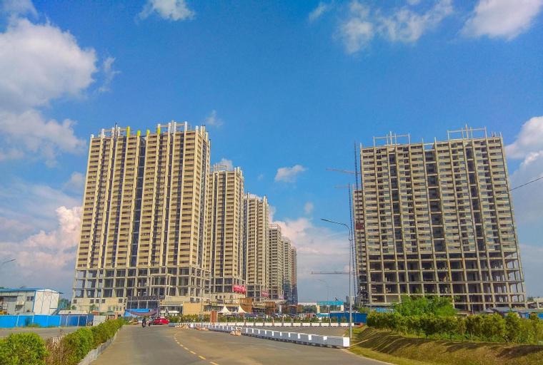 Exterior & Views 2, Best Choice and High Floor 1BR at Meikarta Apartment By Travelio, Cikarang