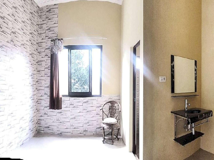 Bathroom 3, Villa Bontes (per room), Malang