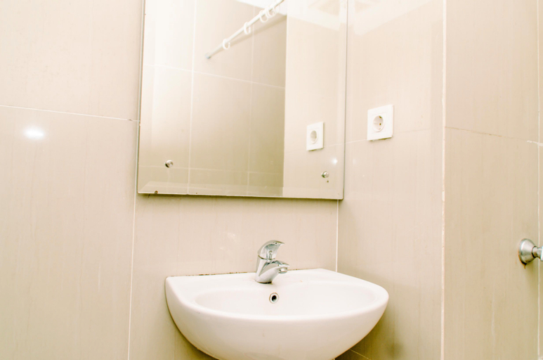 Bedroom 3, Nice and Elegant Studio at Paramount Skyline Apartment By Travelio, Tangerang