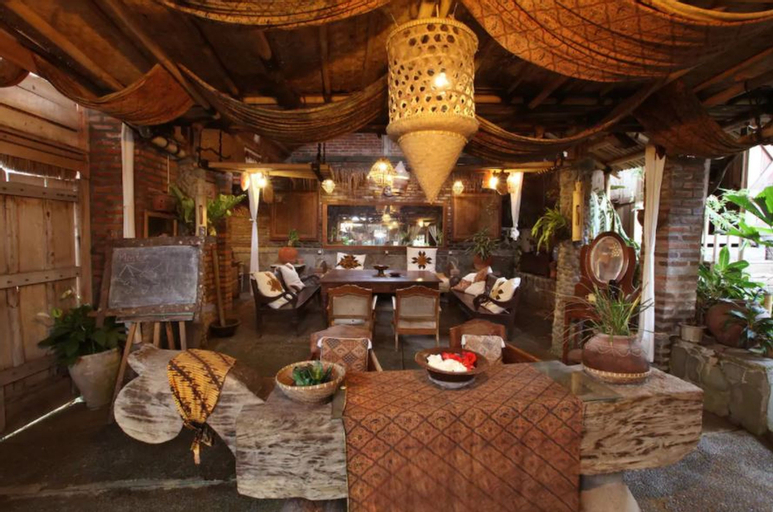 Oemah Andrawina - Artistic House in Bandung, Bandung