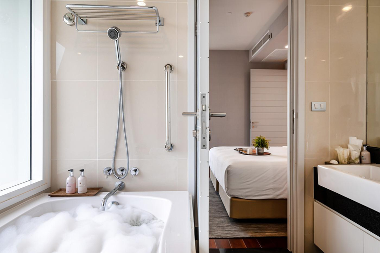 Bathroom 5, Beachfront 1BR Condo – Ocean View & Beach Access, Sattahip
