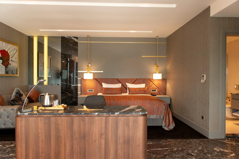 Bedroom 4, B&C Hotel, Merkez