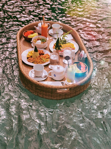 Food & Drinks 6