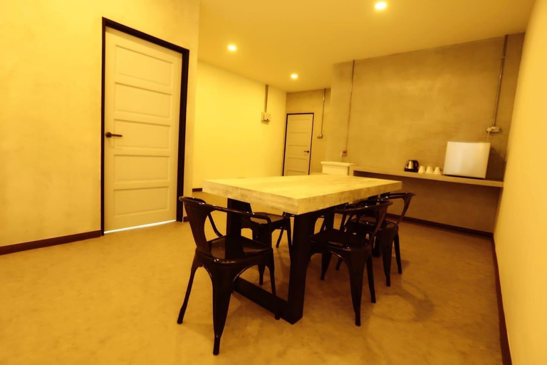 4, H BY NOBITA HOMESTAY- SEAVIEW BOUTIQUE BED, Pontian