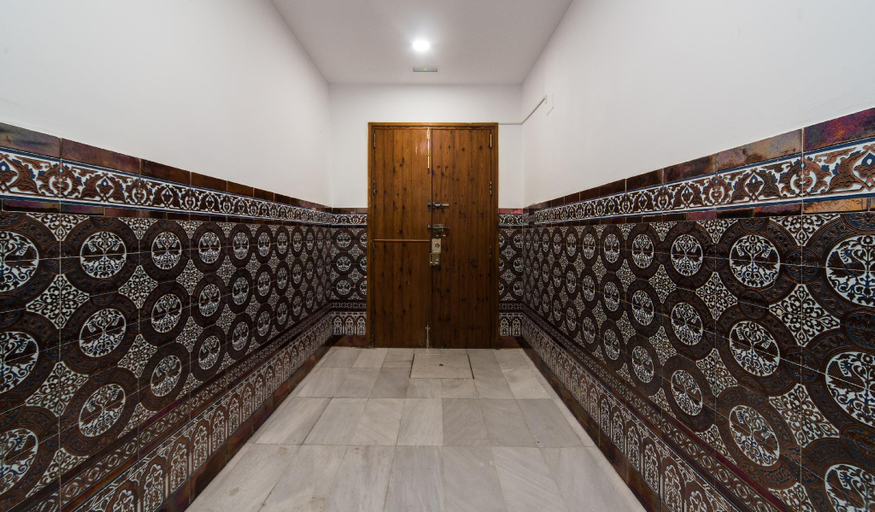 Others 5, Hostal Sol 4, Sevilla