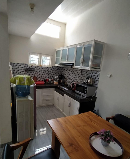 Others 3, Villa Allesha Batu, Malang