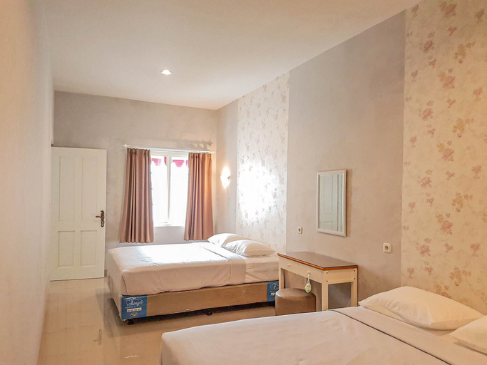 Bedroom 2, Rosetta Homestay, Malang
