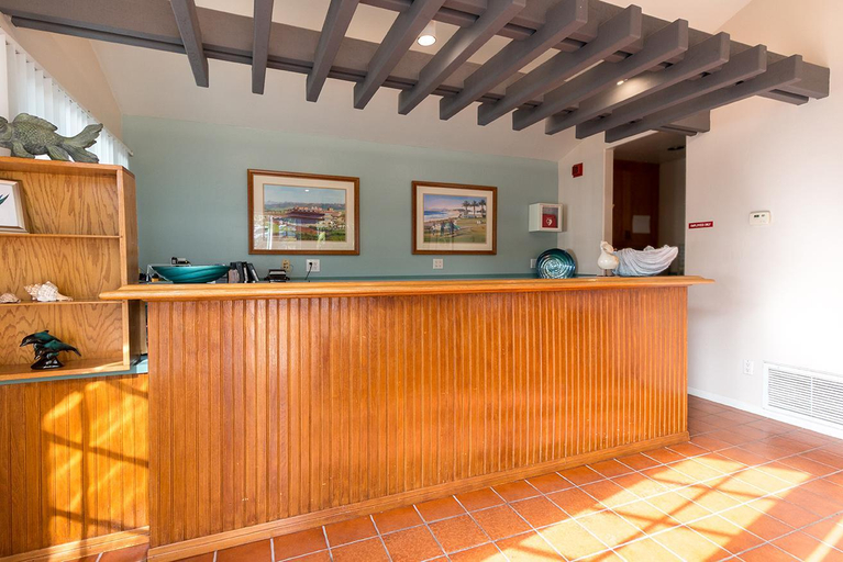 Public Area, Wave Crest Resort, San Diego
