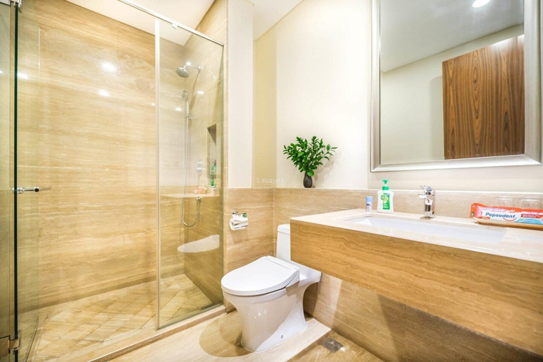 Bathroom 4, Maple by Kozystay - Setiabudi, South Jakarta