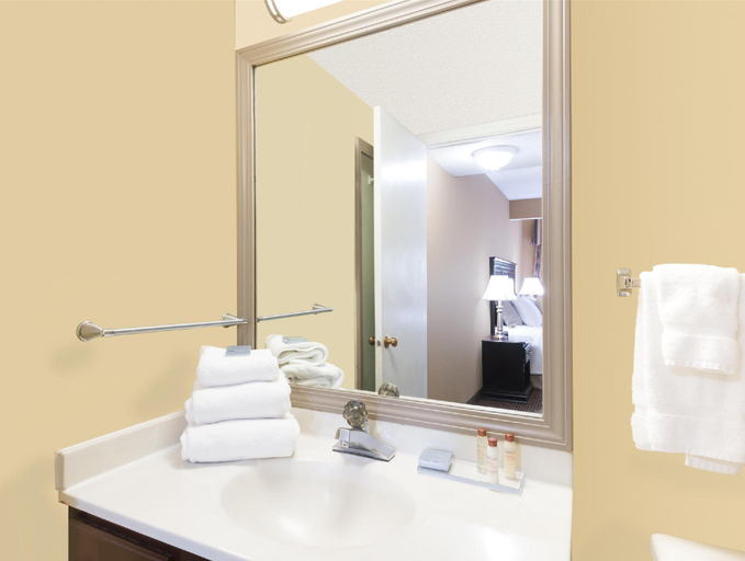 Bathroom 4, Hawthorn Extended Stay by Wyndham Dayton, Montgomery