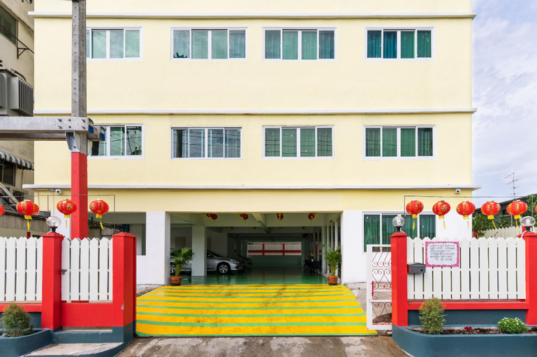 Exterior & Views 22