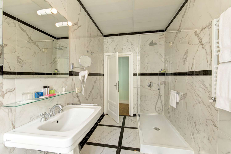 Bathroom 4, Hotel Quirinale, Rome