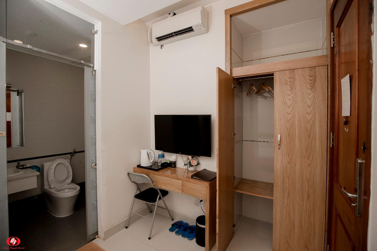 Bathroom 3, Bang Thanh Hotel, Đức Trọng